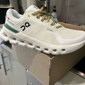 Men’s Cloudrunner 2- Undyed Green